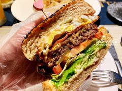 M8安格斯牛肉堡-又见马甲M8融合西餐厅(厦门体育中心店)