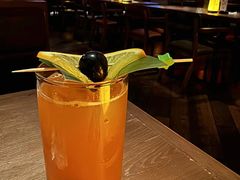 -FOUR PLAY BAR