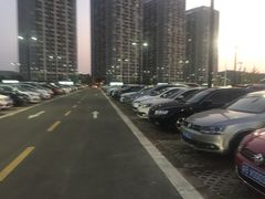 -融创茂-停车场