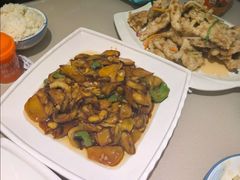 -老码头黑皮肘子锅包肉(赣水路店)