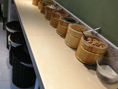 自助调料区-丽丽三鲜螺蛳粉(田林路店)