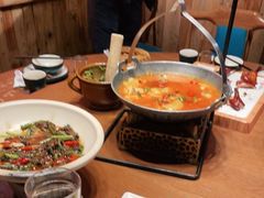 -老滇山寨•云南特色菜•地方菜•民族风情歌舞表演(金碧店)