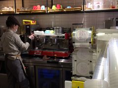 -万利隆·活力烘焙(人民路店)