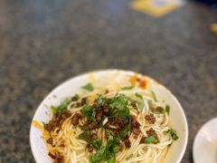 椒香牛肉杂酱面-春阳水饺(香槟广场店)