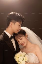 -雪中彩影婚纱摄影·微光艺术中心