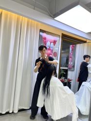 -V7 HAIR SALON