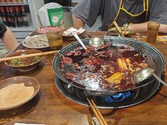 -黄潇洒老火锅(九眼桥宏济巷店)