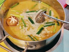 -四季喧黔味豆米火锅(万达广场店)