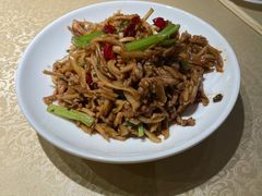 小笋炒肉-老村长•湖北家常菜(南湖店)