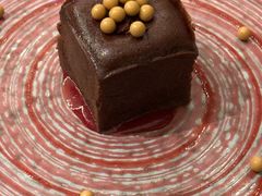 -LES ELITES 英集荟(南京西路店)