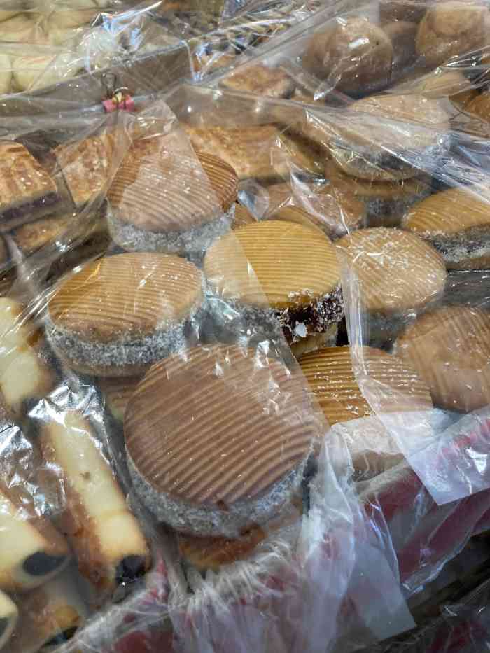 位置糕点店在留学路的小巷子里里面小吃店面挺多还有大s杨幂推荐过的