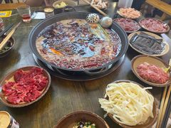 -黄潇洒老火锅(九眼桥宏济巷店)