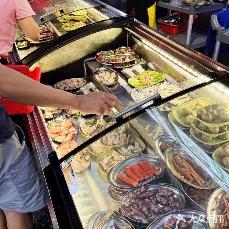 南沙海鲜火锅太顶了！人均60吃到撑