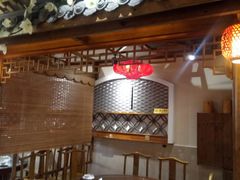 大堂-东来菜馆•手抓海鲜家常菜•海鲜锅贴(鸽子窝店)