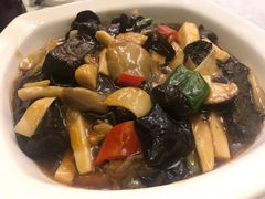 鲍汁菌菇黑豆腐-中山国际酒店中餐厅