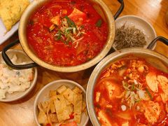 金枪鱼辣白菜汤-金北顺大锅家(신사본점)