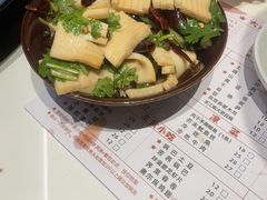 -何师傅美蛙鱼头(汉街店)