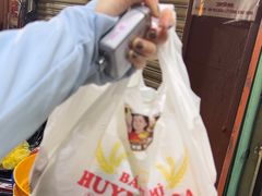 -Bánh Mì Huynh Hoa