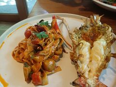 -Chom Cafe and Restaurant