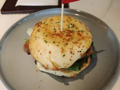 招牌秘制鸡腿堡-必胜客(天鹅湖万达店)