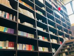 -钟书阁(松江泰晤士小镇店)