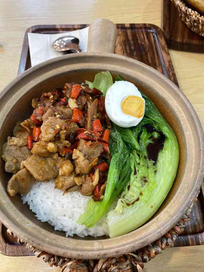 福仔叉烧煲仔饭(绣湖店)-"绣湖里新开的店,现在煲仔饭有68折活动,.