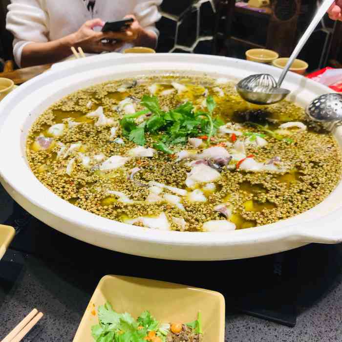 重庆小渔棠砂锅鱼火锅(城固店)-"想要吃火锅鱼 刚好路过 店长小哥哥
