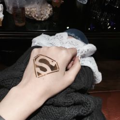 -鳌首刺青纹身 穿孔饰品店