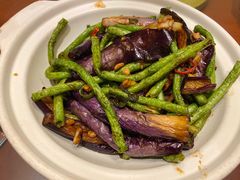 山茄烧豆角-老胶东家常菜馆(市场一路店)