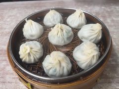 荠菜鲜肉小笼包-曼曼汤包(建国西路店)