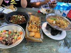 腊八蒜炒肥肠-百花人家(清水田园店)