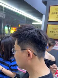 点击看大图 -藤野造型专业烫染接发