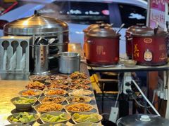 -董哥山城碗碗香(美专校街店)