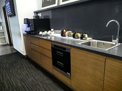 -百联沪通凯迪拉克4s店