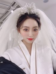 -艾米丽婚纱礼服