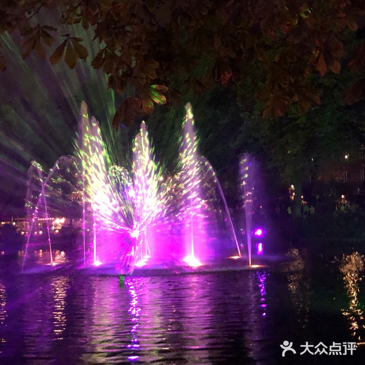 趣伏里公园：世界上最古老的游乐园之一