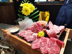 -铭牛烧肉·和牛海鲜自助(高新月牙湖店)