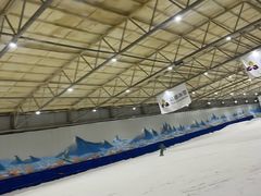 -乔波室内滑雪场
