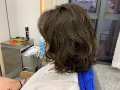 点击看大图 -V8潮牌·接发烫染连锁