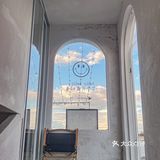 东莞探店/在咖啡店看着窗外享受自由与松驰
