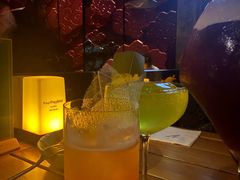 -FOUR PLAY BAR