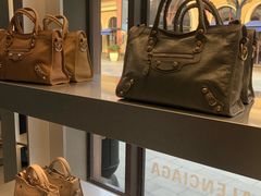 -BALENCIAGA(比斯特苏州购物村店)