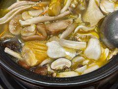 -菌之家·专业纯野生菌火锅·特色炒菌