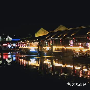 同里古镇一日游。 交通:同里古镇是有地铁终点站