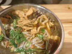 -柳州肥姨妈大骨螺蛳粉(东靖路店)