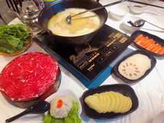 -鲜入围煮花胶鸡海鲜火锅