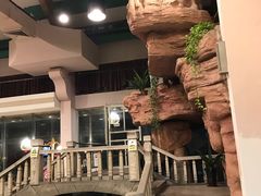 两边走进去大厅要走楼梯-金河半岛园林酒家(金融城店)