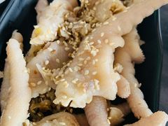 沙姜鸡脚-黄师奶甜品店