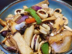 杏鲍鱼菇炒中卷-钳真多钓虾馆·小龙虾海鲜烧烤(九六广场店)