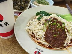 -李先生牛肉面大王(北京站售票厅餐厅)